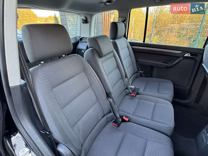 Мінівен Volkswagen Touran 2006 в Дрогобичі