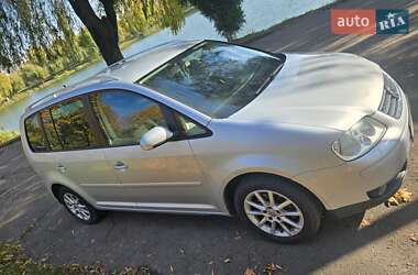 Минивэн Volkswagen Touran 2006 в Ровно Минивэн Volkswagen Touran 2006 в Ровно