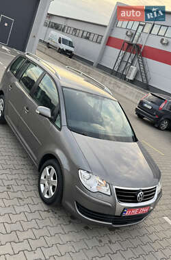 Минивэн Volkswagen Touran 2007 в 