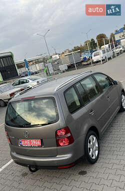 Минивэн Volkswagen Touran 2007 в 