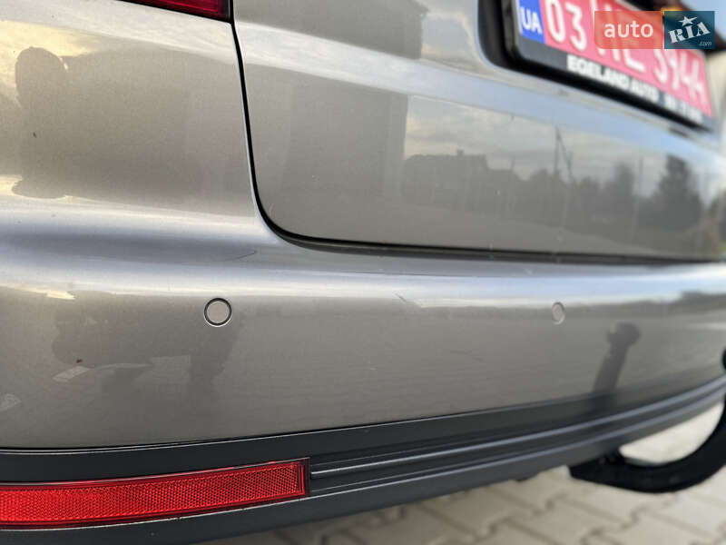 Минивэн Volkswagen Touran 2007 в Нововолынске