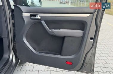 Минивэн Volkswagen Touran 2007 в 