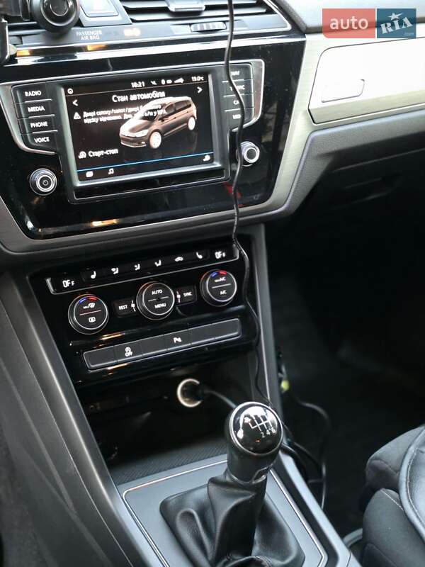 Мікровен Volkswagen Touran 2017 в Бориславі