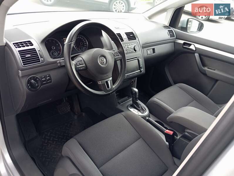 Минивэн Volkswagen Touran 2012 в Киеве фото 8 Минивэн Volkswagen Touran 2012 в Киеве