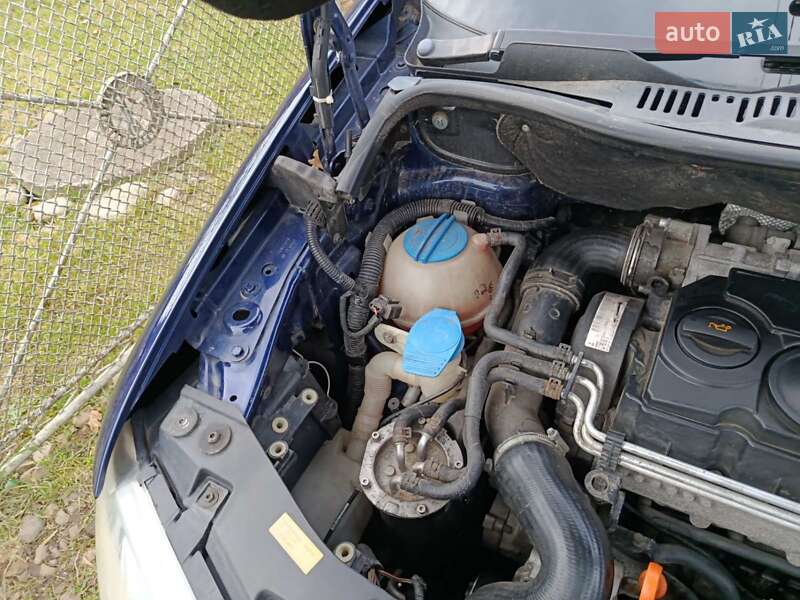 Минивэн Volkswagen Touran 2006 в Калуше