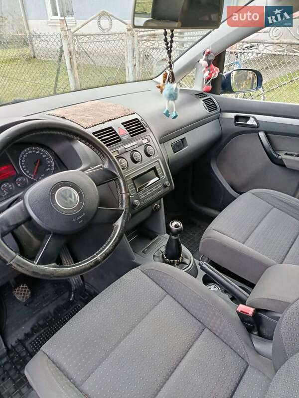 Минивэн Volkswagen Touran 2006 в Калуше