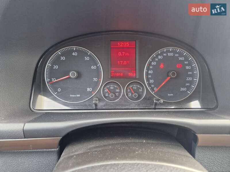Минивэн Volkswagen Touran 2007 в Мукачево