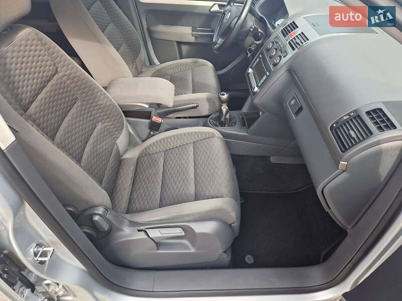 Минивэн Volkswagen Touran 2007 в Мукачево