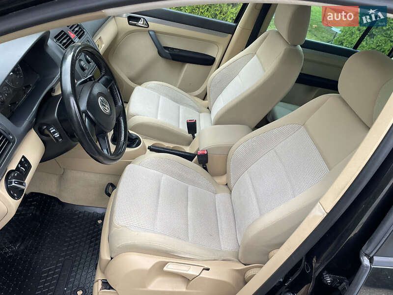 Минивэн Volkswagen Touran 2003 в Городке фото 14 Минивэн Volkswagen Touran 2003 в Городке