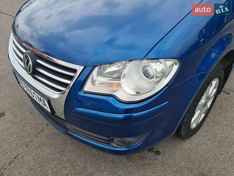 Минивэн Volkswagen Touran 2007 в Виннице