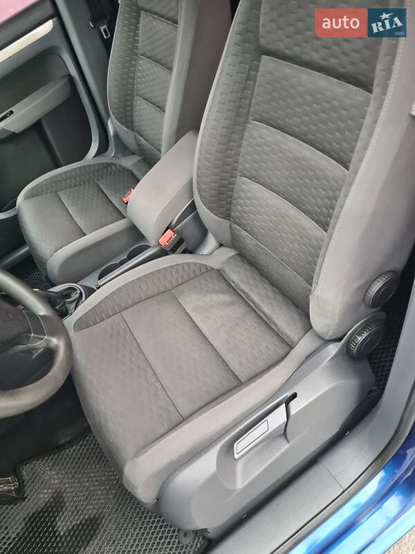 Минивэн Volkswagen Touran 2007 в Виннице