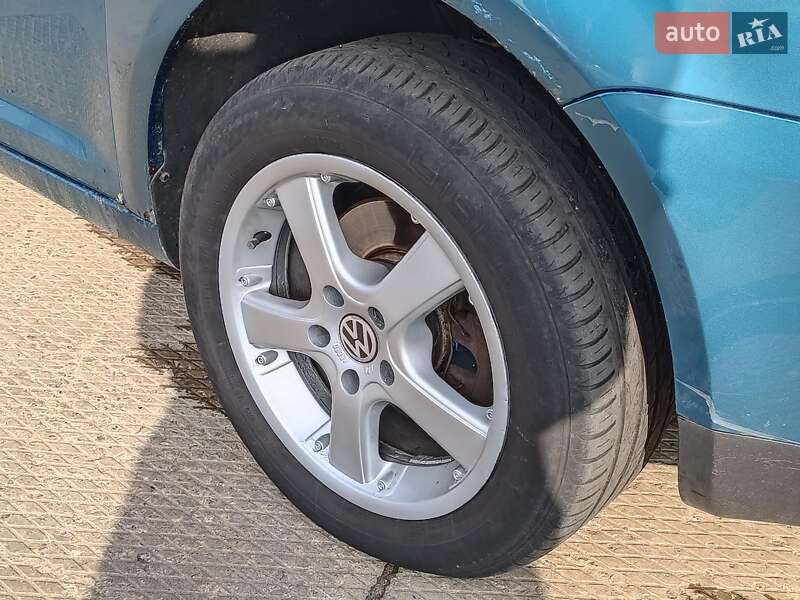 Мінівен Volkswagen Touran 2005 в Харкові