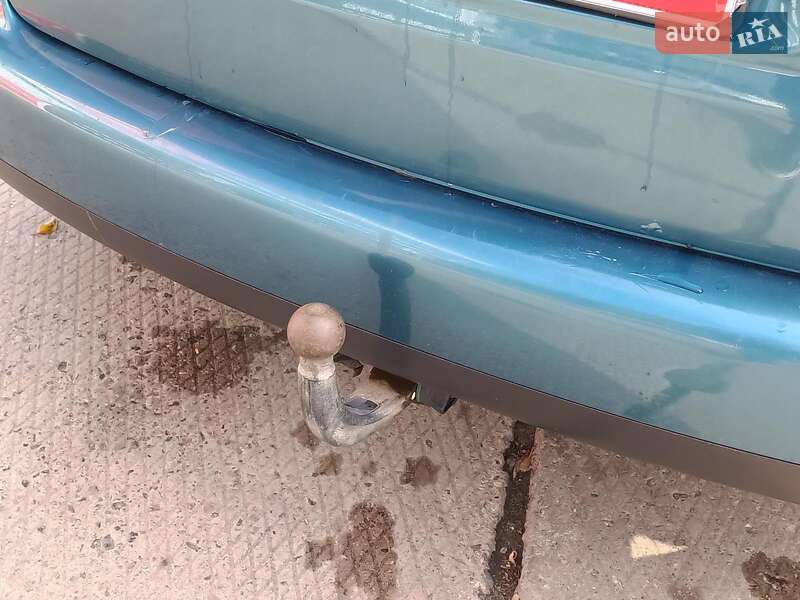 Мінівен Volkswagen Touran 2005 в Харкові