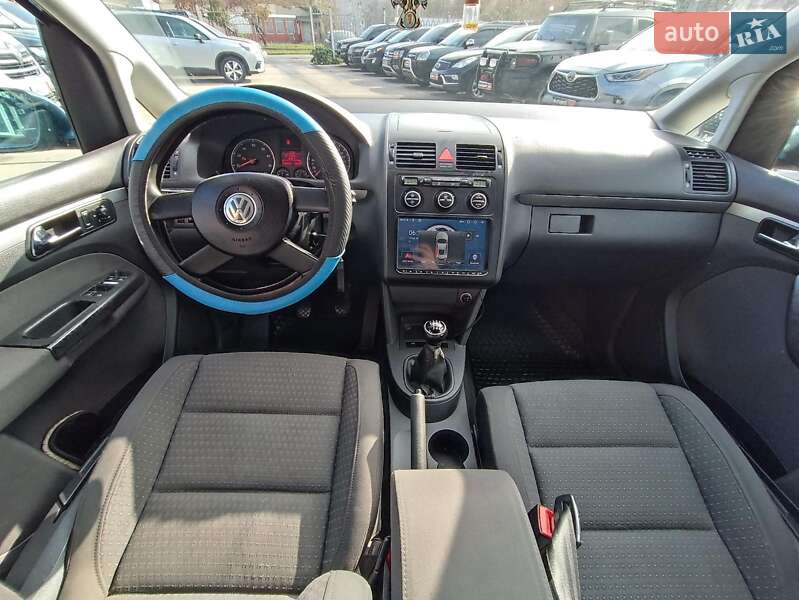 Мінівен Volkswagen Touran 2005 в Харкові