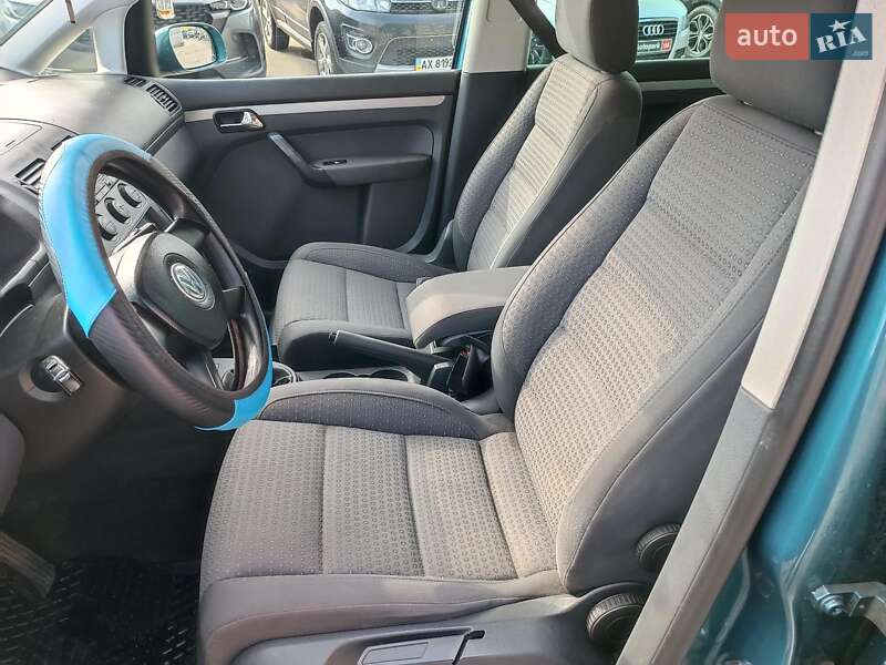 Мінівен Volkswagen Touran 2005 в Харкові