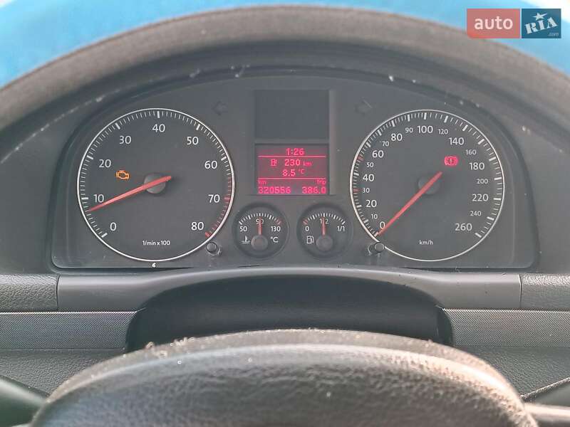 Мінівен Volkswagen Touran 2005 в Харкові