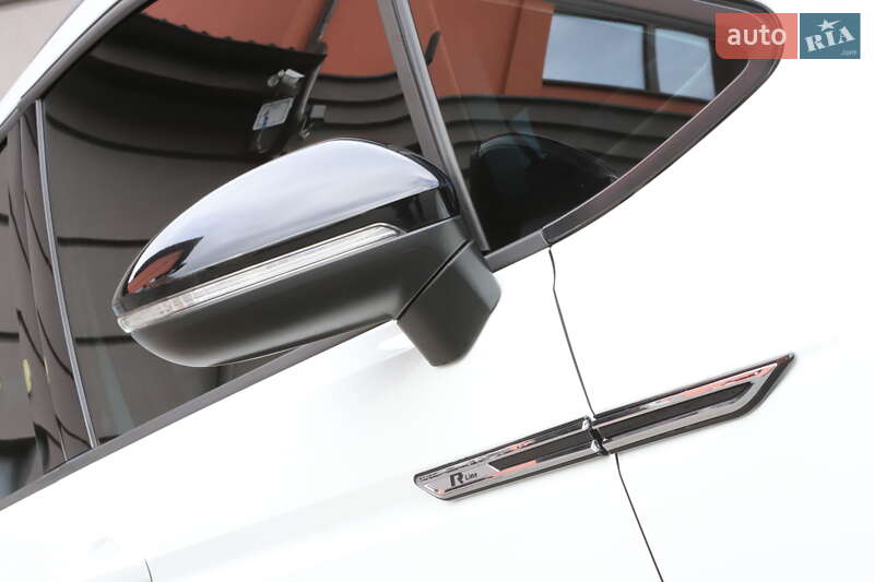 Микровэн Volkswagen Touran 2018 в Дрогобыче