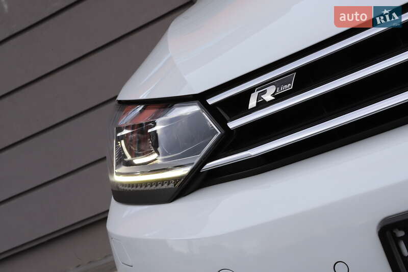 Микровэн Volkswagen Touran 2018 в Дрогобыче