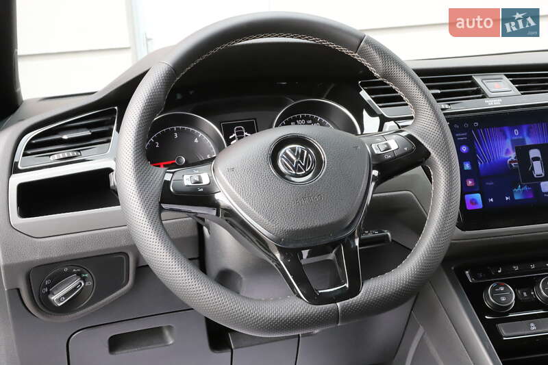 Микровэн Volkswagen Touran 2018 в Дрогобыче