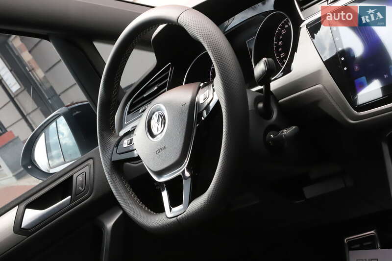 Микровэн Volkswagen Touran 2018 в Дрогобыче