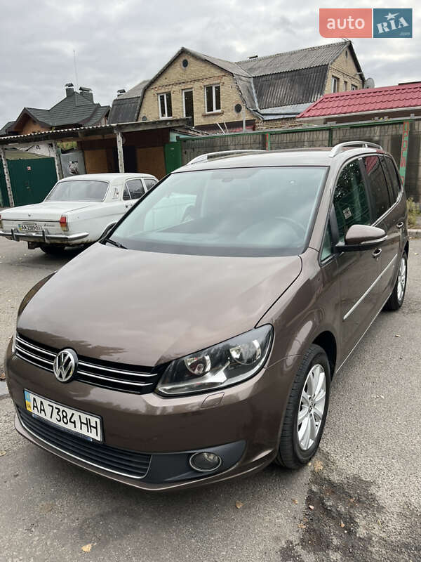 Минивэн Volkswagen Touran 2012 в Киеве