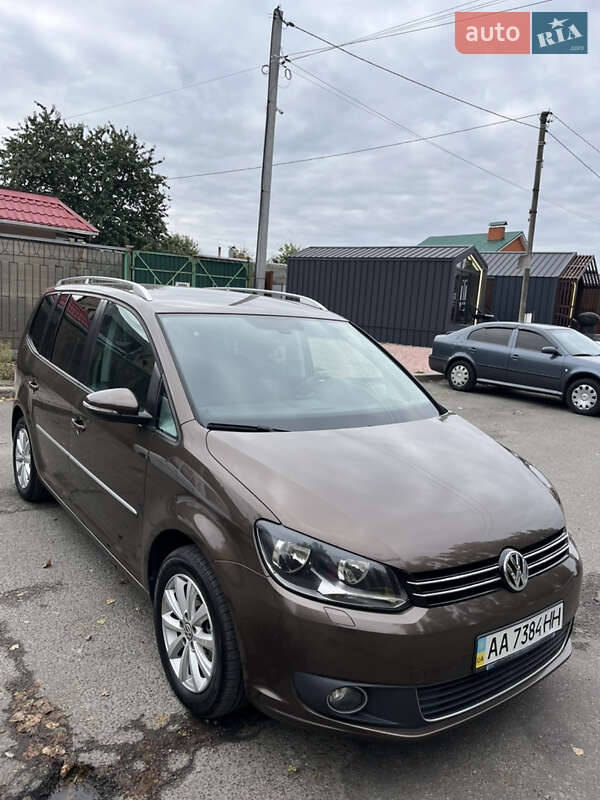 Минивэн Volkswagen Touran 2012 в Киеве