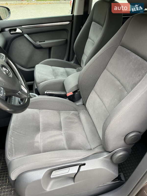 Минивэн Volkswagen Touran 2012 в Киеве