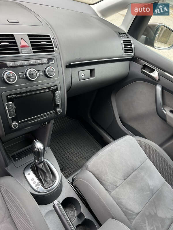 Минивэн Volkswagen Touran 2012 в Киеве