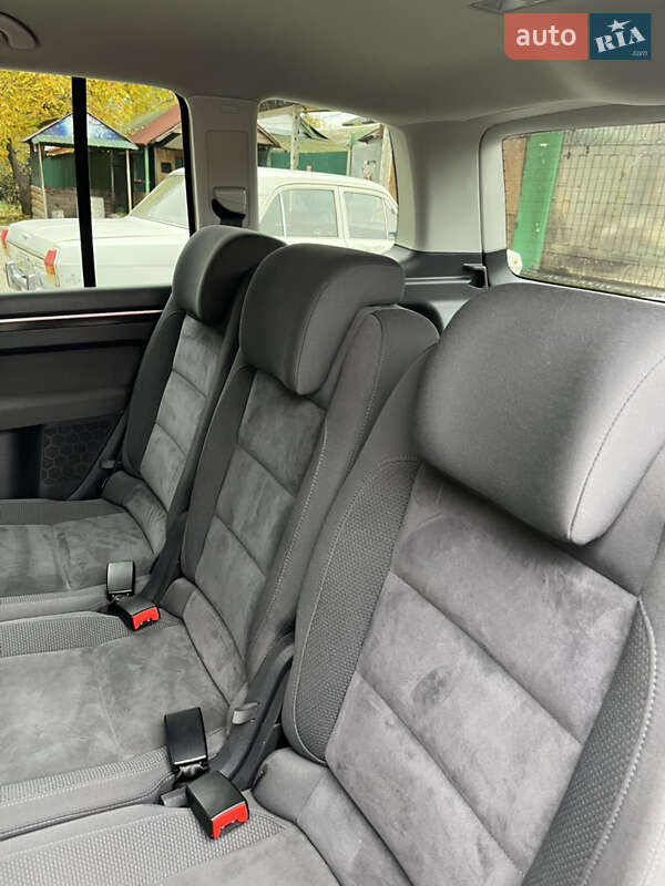 Минивэн Volkswagen Touran 2012 в Киеве