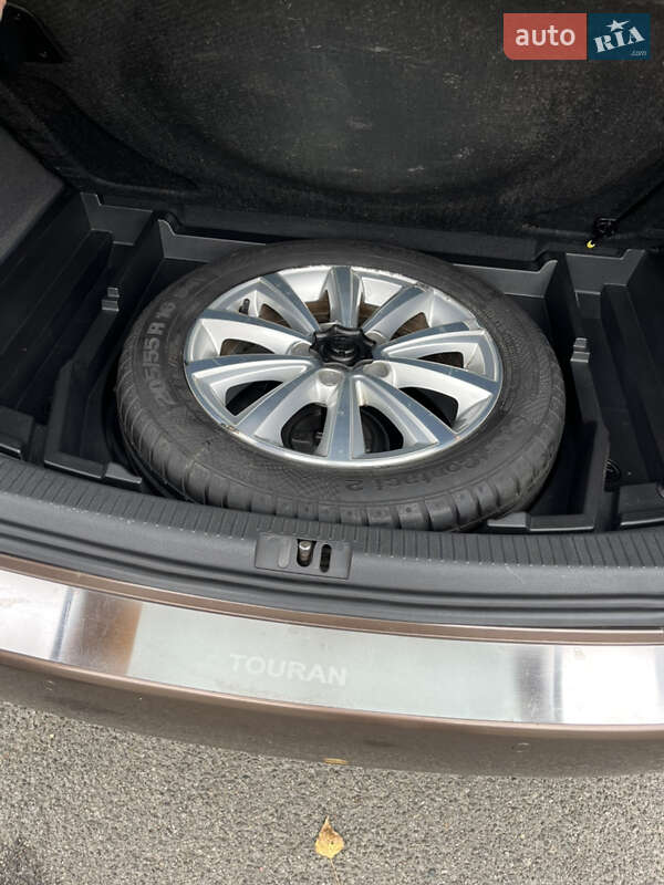 Минивэн Volkswagen Touran 2012 в Киеве