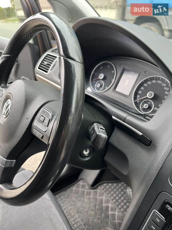 Минивэн Volkswagen Touran 2012 в Киеве