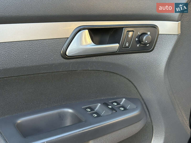 Минивэн Volkswagen Touran 2009 в Житомире фото 40 Минивэн Volkswagen Touran 2009 в Житомире