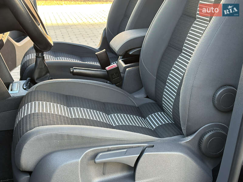 Минивэн Volkswagen Touran 2009 в Житомире фото 49 Минивэн Volkswagen Touran 2009 в Житомире