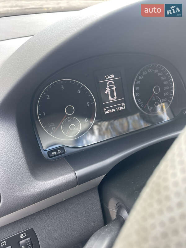 Мінівен Volkswagen Touran 2012 в Львові