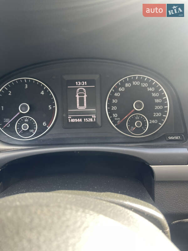 Мінівен Volkswagen Touran 2012 в Львові