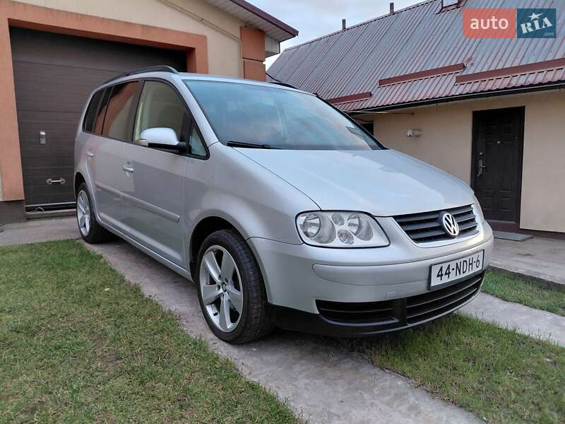 Минивэн Volkswagen Touran 2006 в Ровно