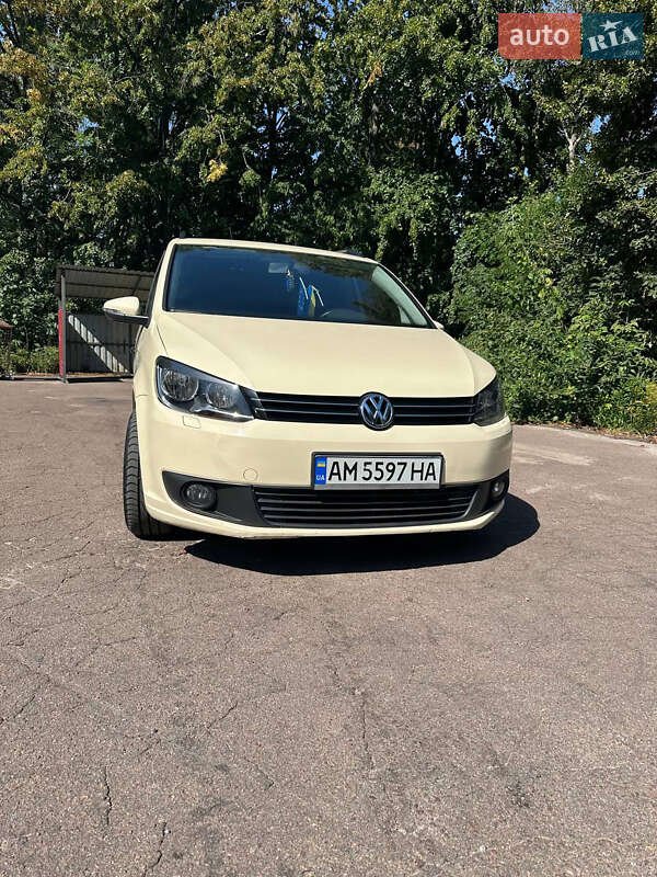 Минивэн Volkswagen Touran 2014 в Житомире