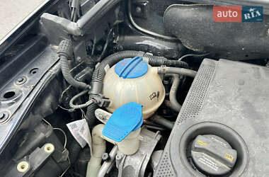 Минивэн Volkswagen Touran 2006 в 