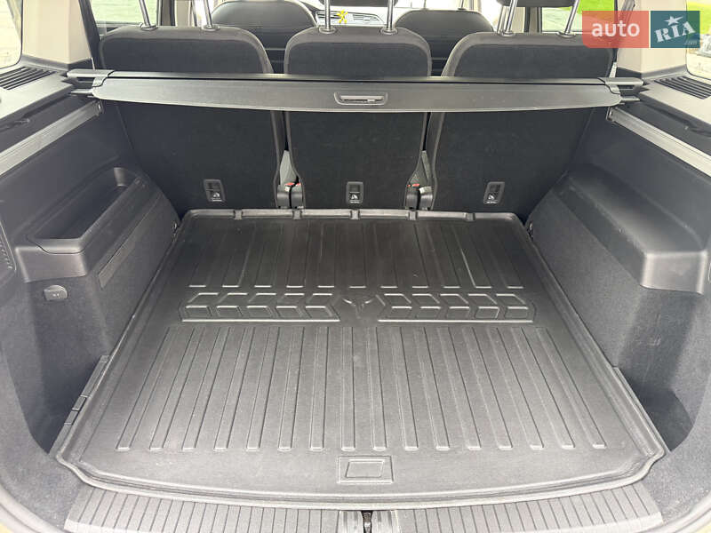 Микровэн Volkswagen Touran 2019 в Сокале