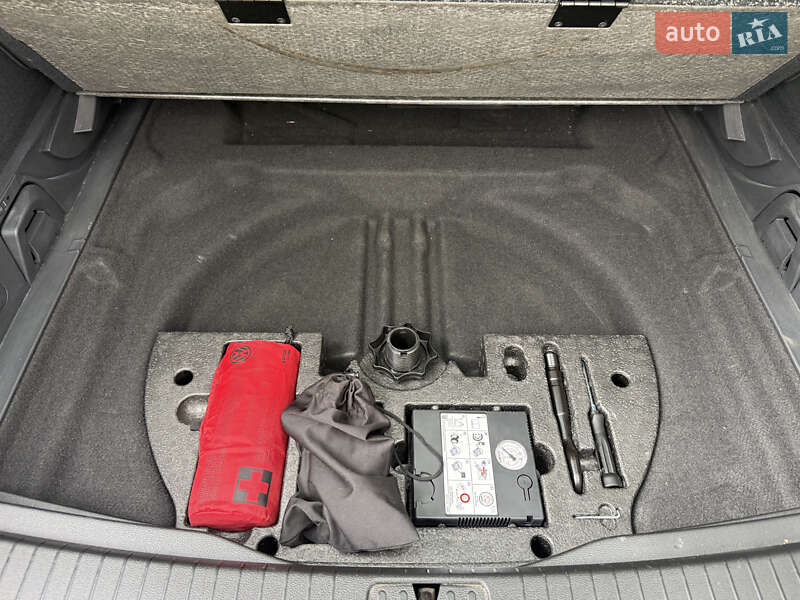 Микровэн Volkswagen Touran 2019 в Сокале