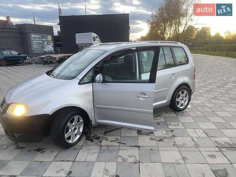 Минивэн Volkswagen Touran 2004 в Львове