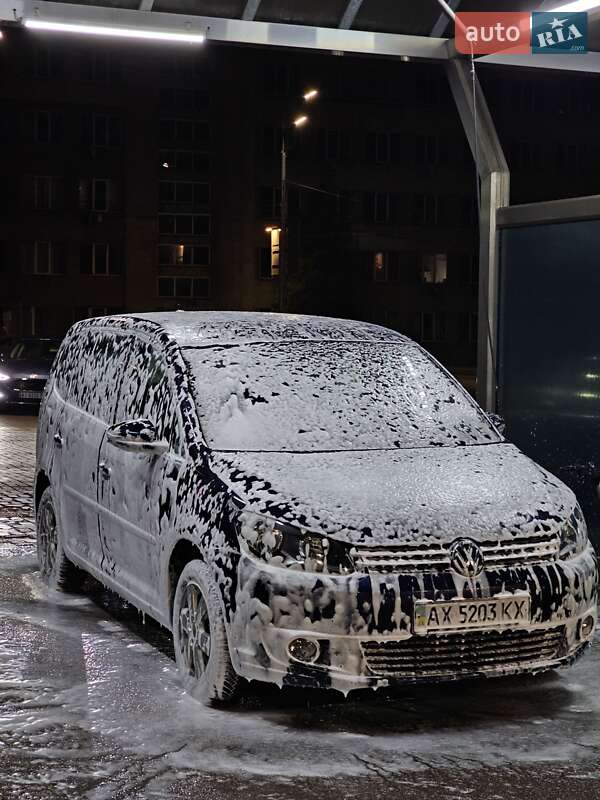 Мінівен Volkswagen Touran 2010 в Києві фото 10 Мінівен Volkswagen Touran 2010 в Києві