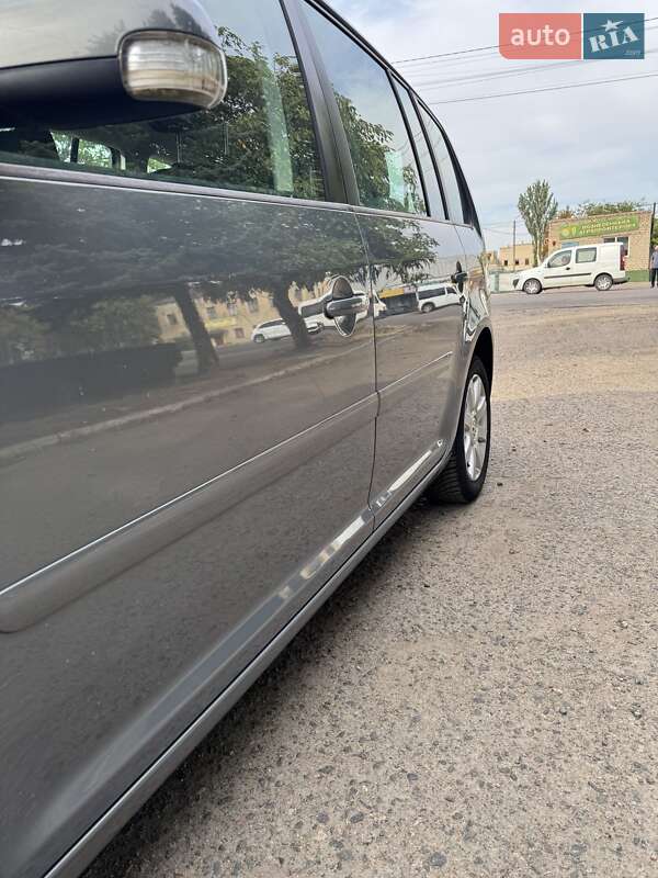 Мінівен Volkswagen Touran 2005 в Вознесенську фото 4 Мінівен Volkswagen Touran 2005 в Вознесенську