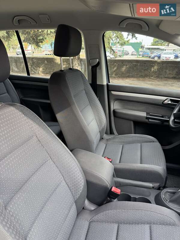 Мінівен Volkswagen Touran 2005 в Вознесенську фото 9 Мінівен Volkswagen Touran 2005 в Вознесенську