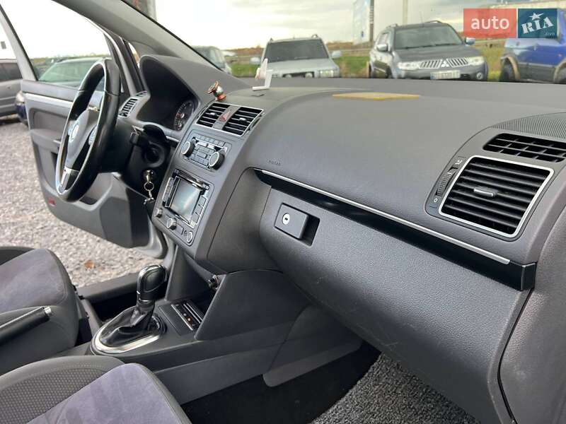 Мінівен Volkswagen Touran 2012 в Львові