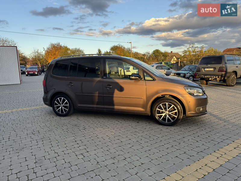 Мінівен Volkswagen Touran 2011 в Коломиї