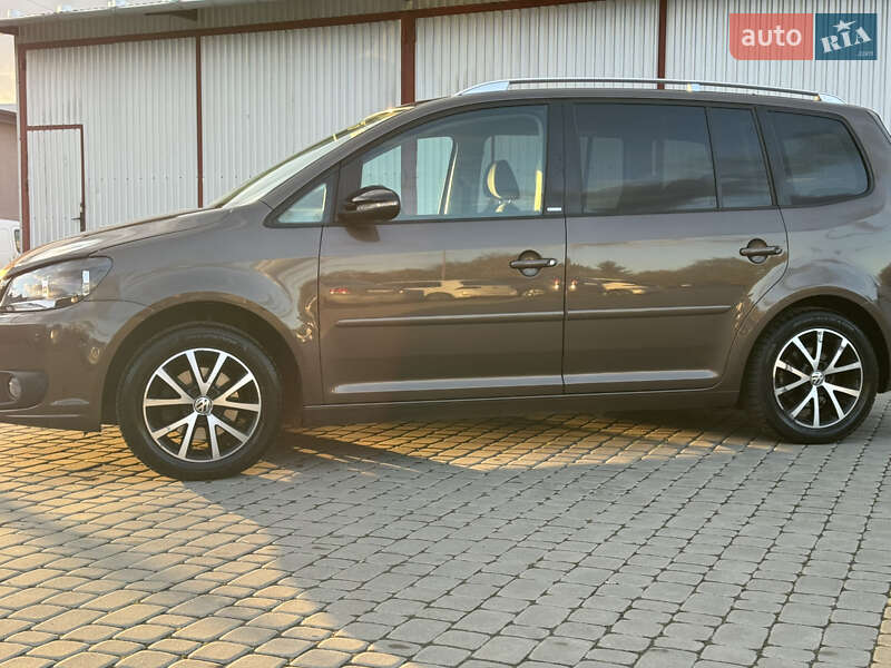 Мінівен Volkswagen Touran 2011 в Коломиї