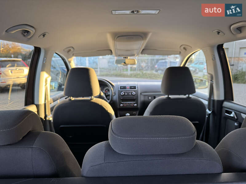 Мінівен Volkswagen Touran 2011 в Коломиї