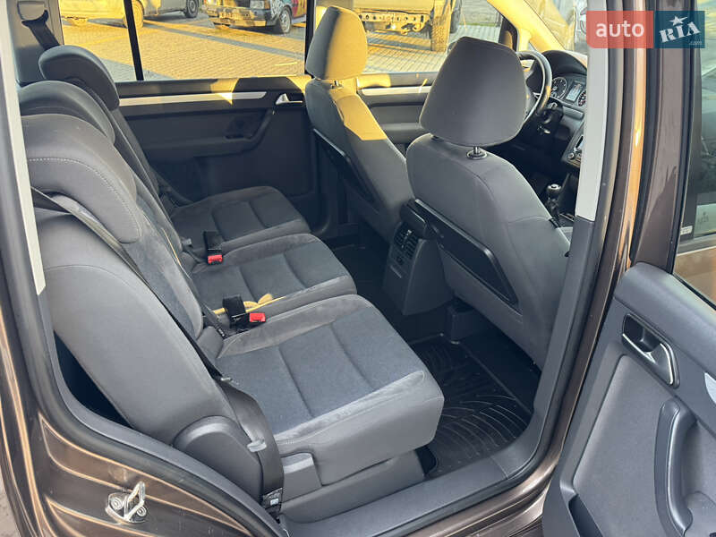 Мінівен Volkswagen Touran 2011 в Коломиї