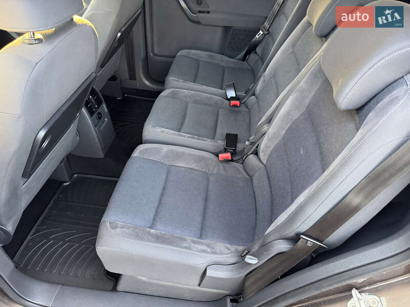 Мінівен Volkswagen Touran 2011 в Коломиї